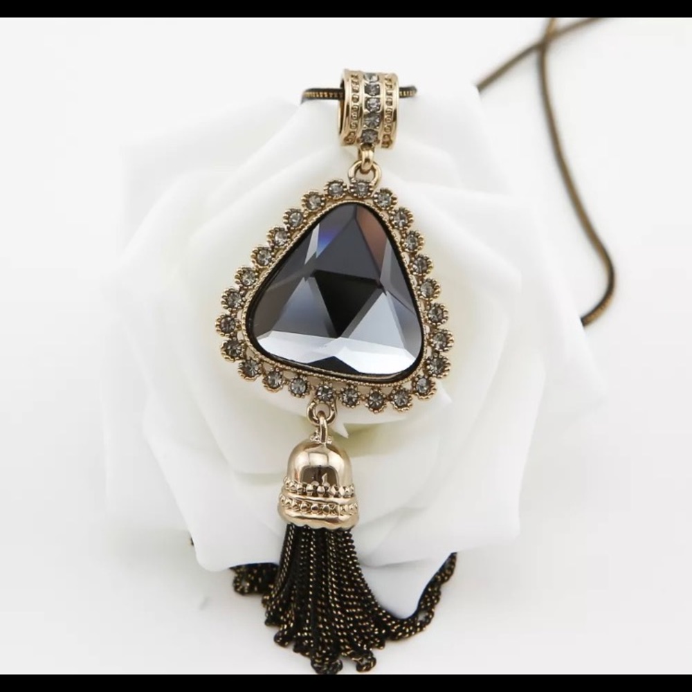 Very nice!! Gold plated long Necklace tassel .